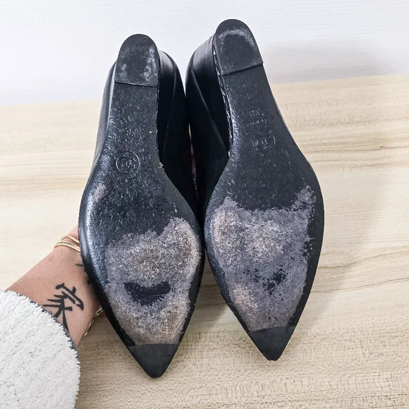 Chanel CC Cap Toe Black Leather Chain Link Wedge Pumps Size EU38/US 7.5-8 - Picture 13 of 16